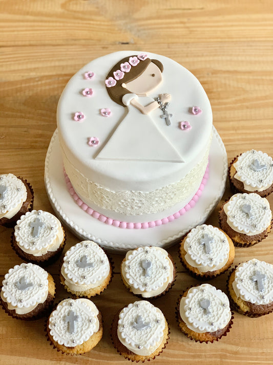 Pack torta angelita con cupcakes con encaje